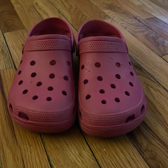 Red crocs for sale - Picture 2 of 3